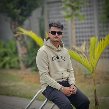Essential Premium Hoodie